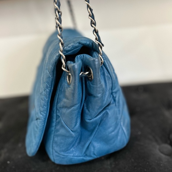 Authentic Chanel Chain Flap Bag - Picture 2 of 10
